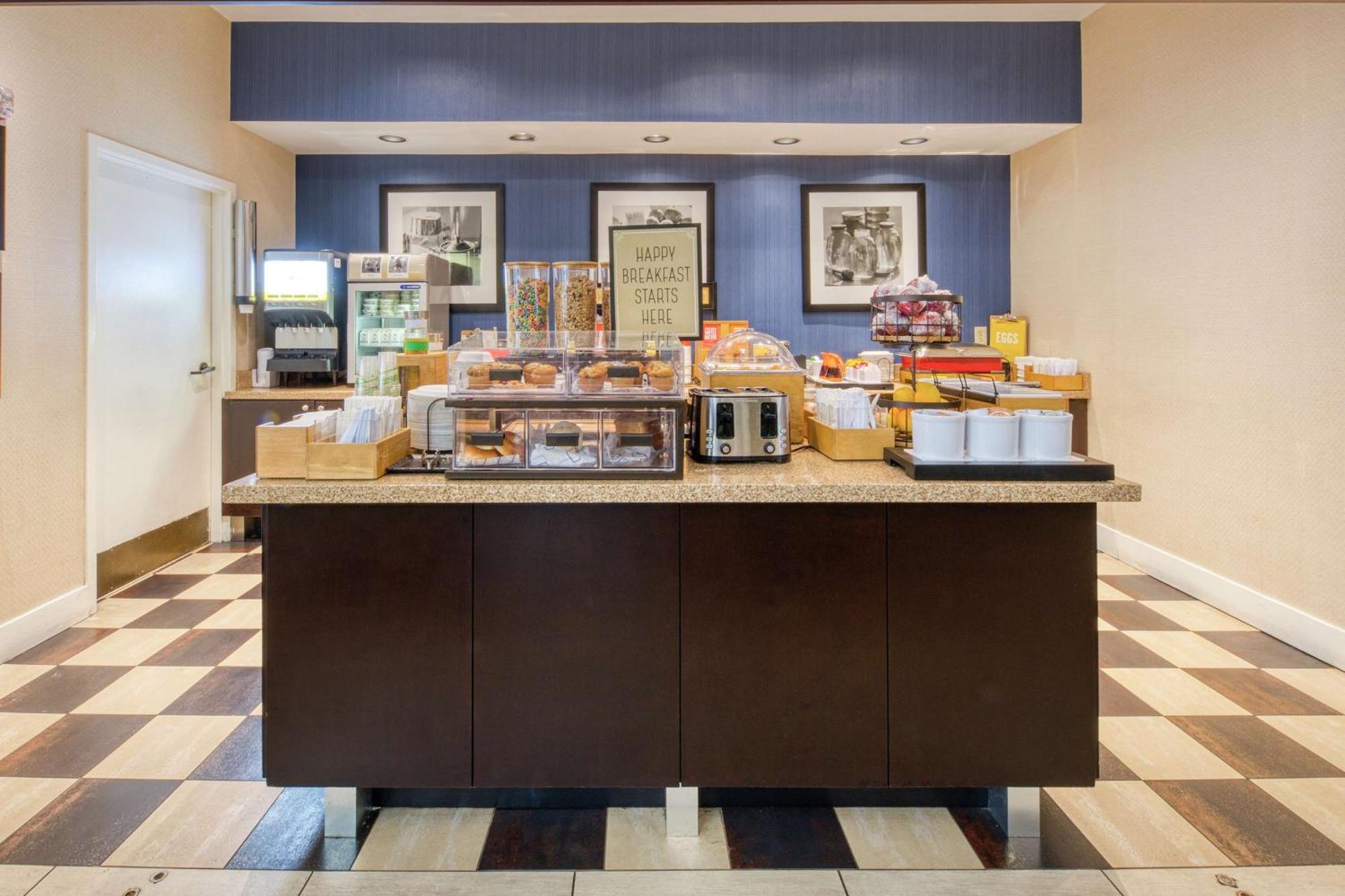 Hampton Inn & Suites Wilmington/Wrightsville Beach Экстерьер фото